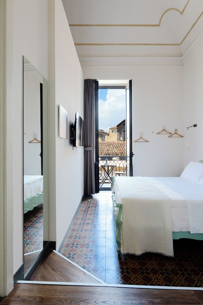 Holiday Lux Boutique Room