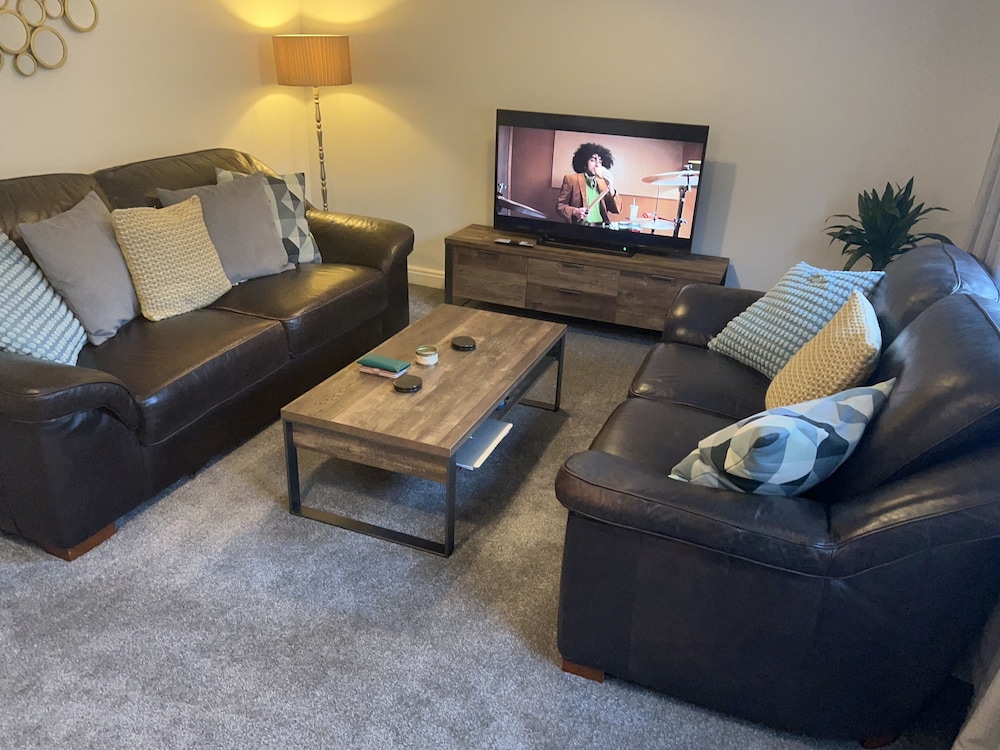 vERY comfy town house view 3