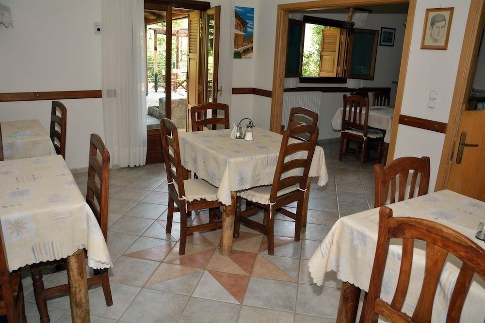 Evrostini Guest House