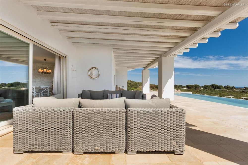 246 Villa Extralusso con Piscina a Manduria view 2