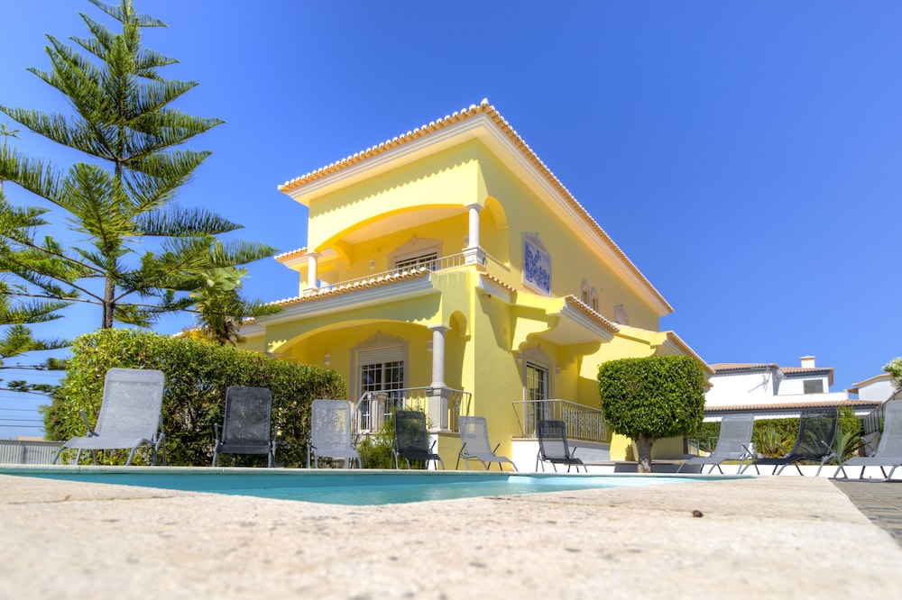 Villas2go2 Menir