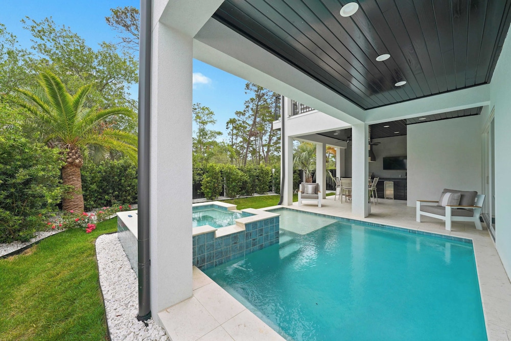 30A Serenity Skies by Avantstay Sleeps 19 Pool + Golf Cart