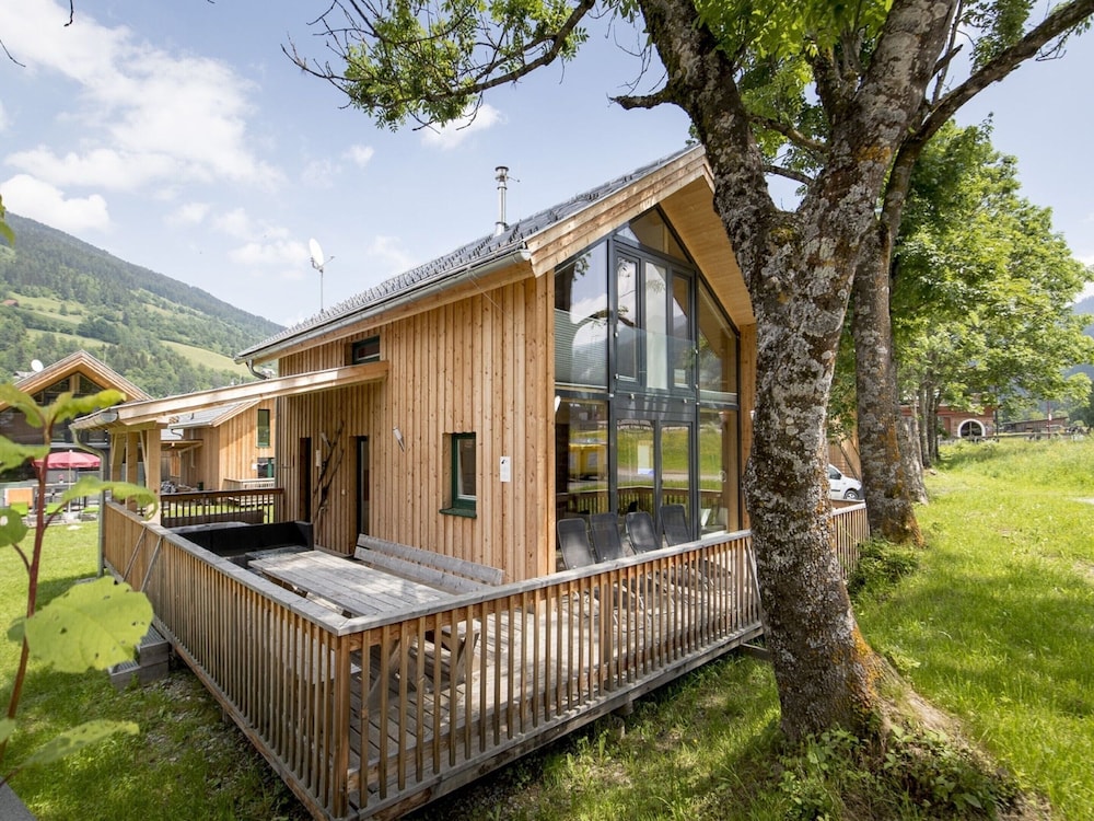 Majestic Chalet With Sauna