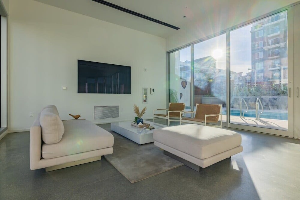 @marbella Lane - 3BR Coastal Retreat w/ Luxe Touch