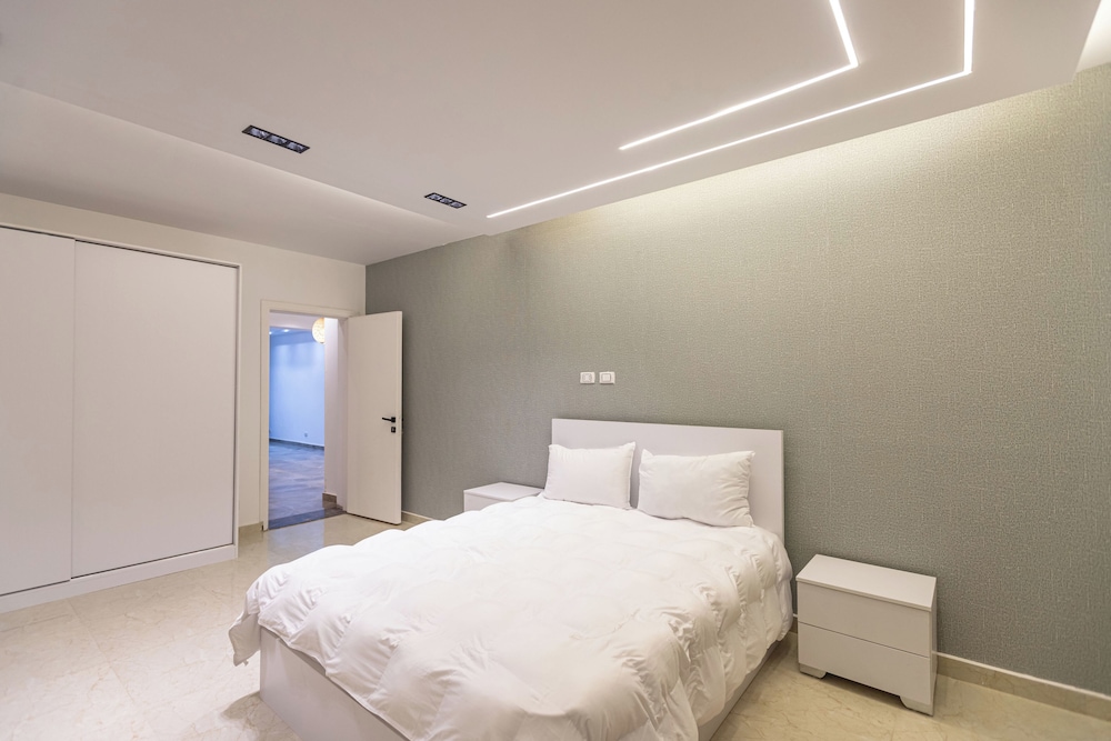 Host Prime Paradise Villa At Rehab City