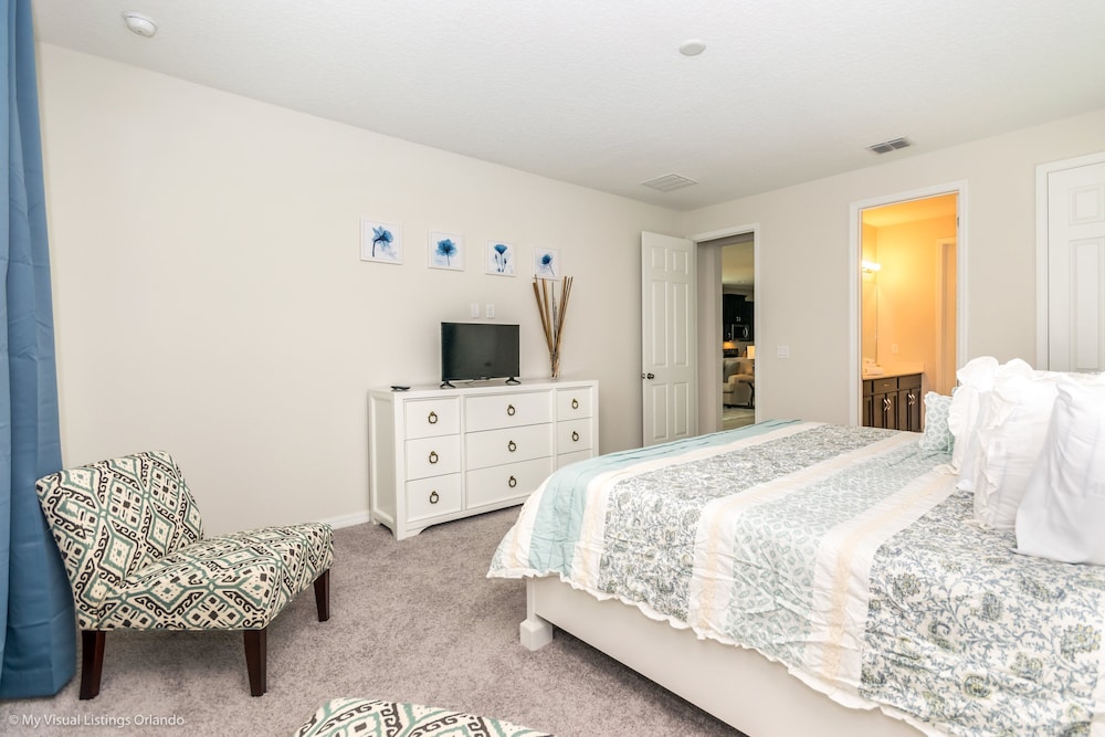 Brand New 7 Bedroom Private Pool Near Disney - Image 5