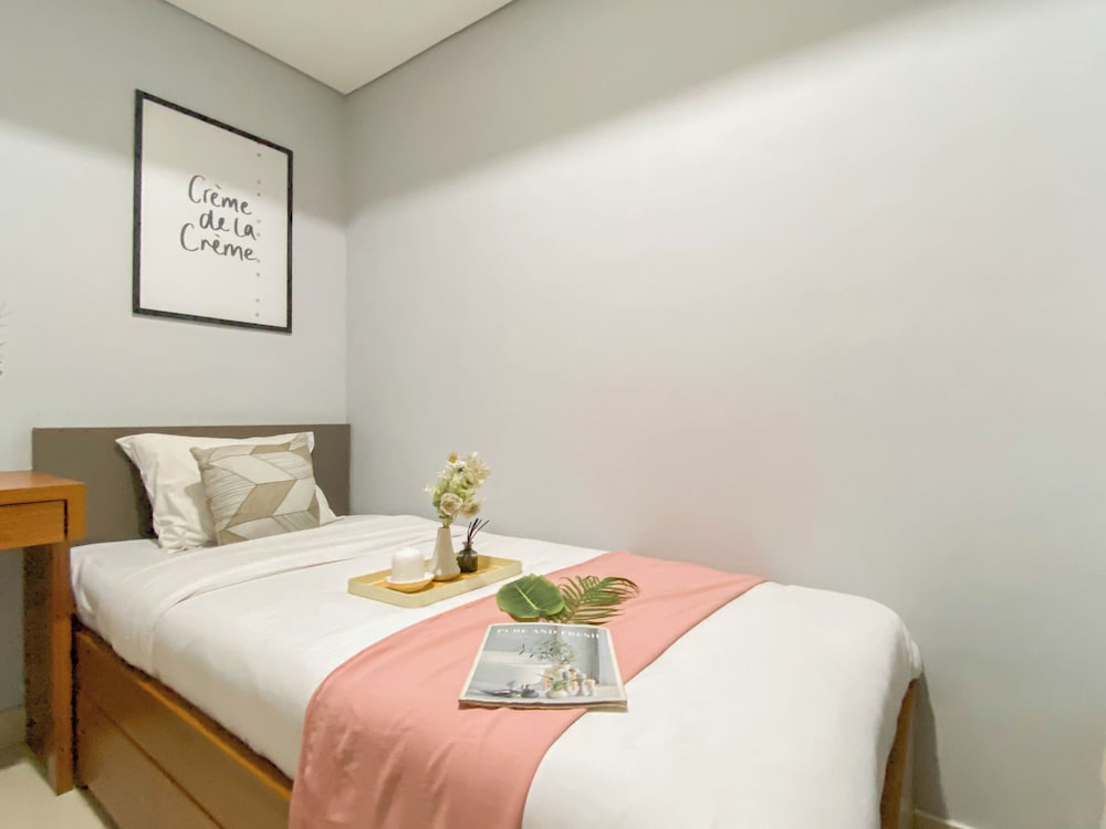 Simply Look And Best Deal 2BR at Pollux Chadstone Apartment