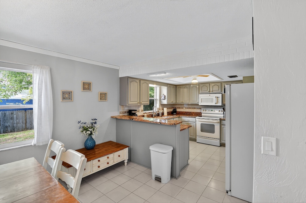 Chelsea Way Getaway Bright 4br Family Retreat 4 Bedroom Home