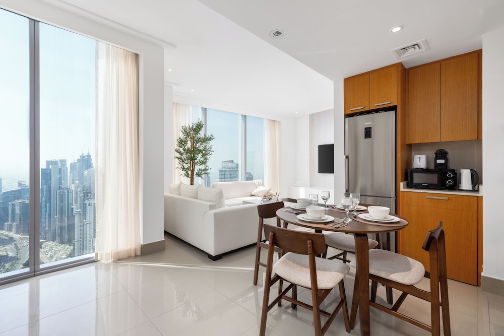 Maison Privee - City Heights Retreat w/ Panoramic Skyline Views