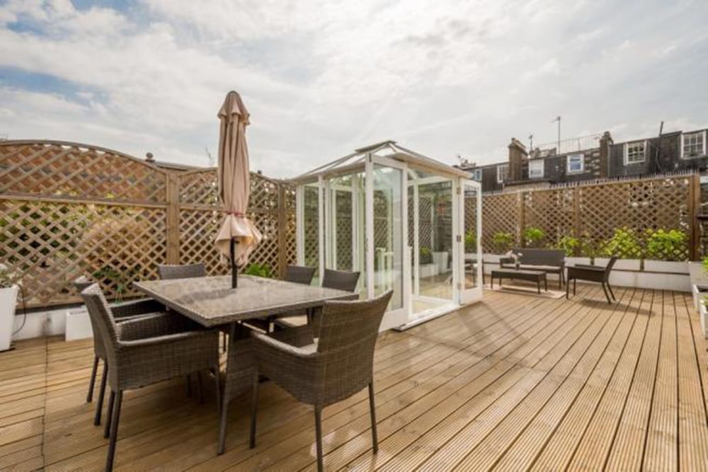outdoor bbq area