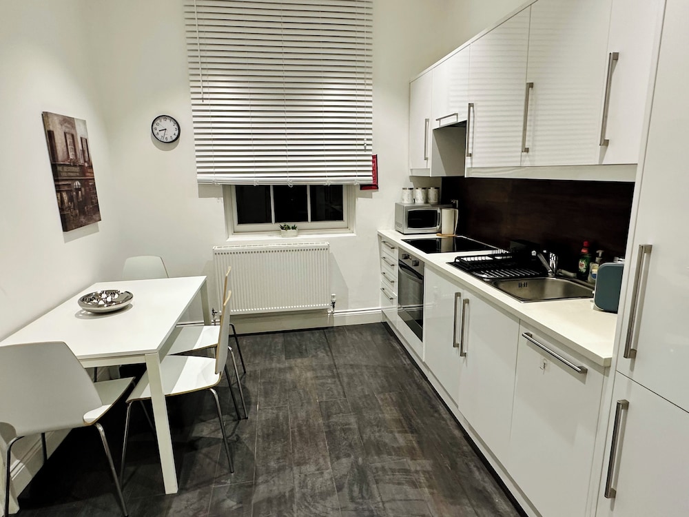 Eurostar Comfort Inn Studio Apartments