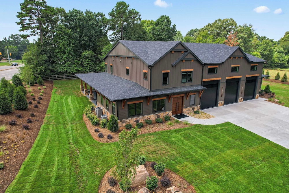 The Luxe Barn Home for 4