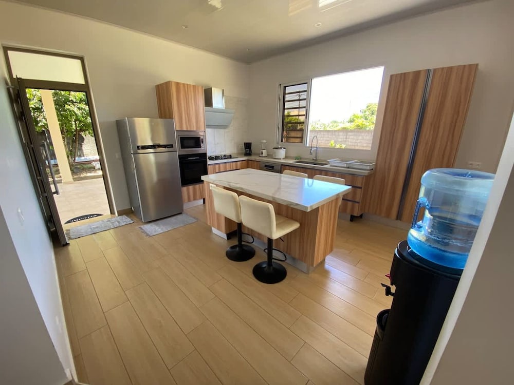 Fare Avea in Mahina With 3 Bedrooms and 2 Bathrooms