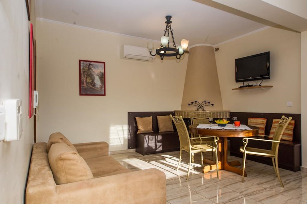 Cozy Flat In An Olive Grove Near a Sandy Beach photo 5