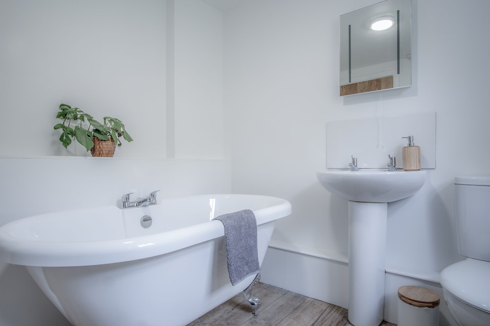 Brook Cottage Green - 2 Bedroom - Dale view 5