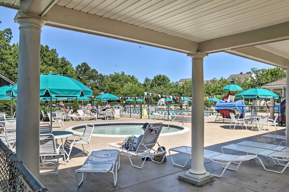 Spacious Sea Colony Condo w/ Pool Access!