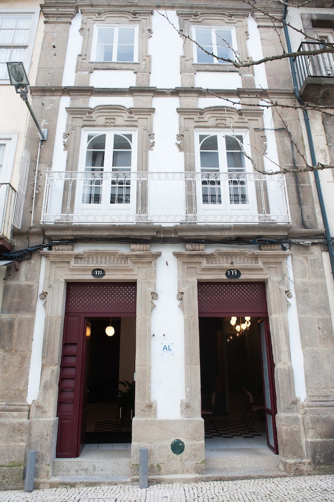 Hotel Guimarães IN - Image 1