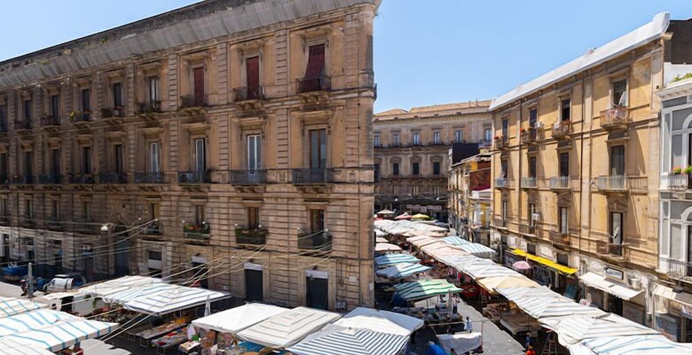 LUCA'S GARDEN B&B IN CATANIA