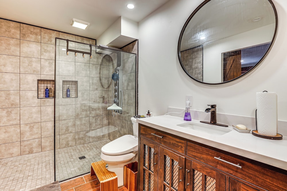 3 Mi to Lake Arrowhead Village: Dog-friendly Cabin