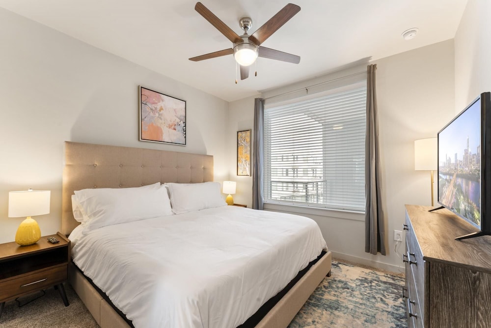 Deluxe 2BR King Beds Suite Close to DT Domain UT - Image 2