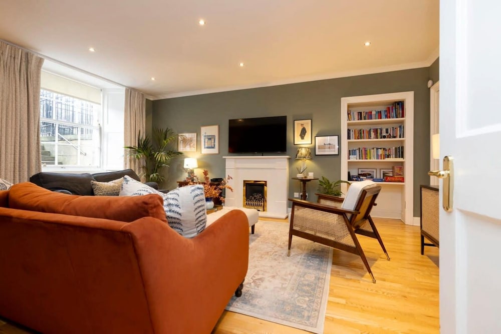 Spacious 2 Bedroom Gem Garden view 5