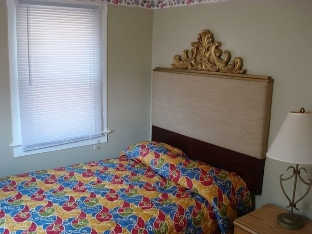 Four Winds Motel
