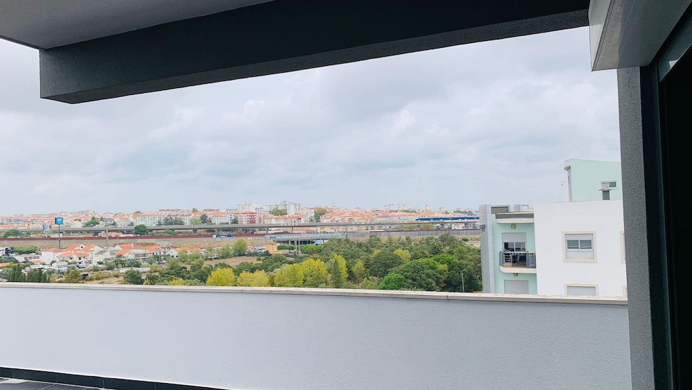 Modern Flat Near Lisbon