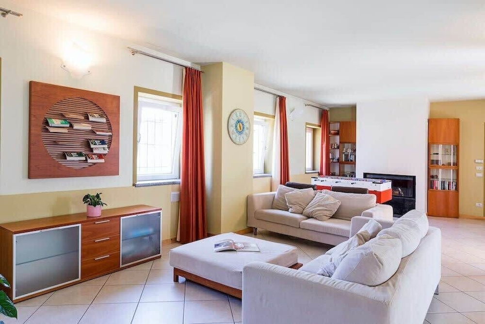 Villa Near Milan With Swimming Pool