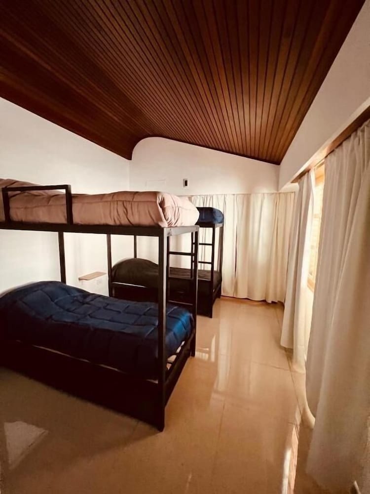 BLACK STAR ART HOSTEL - Image 2