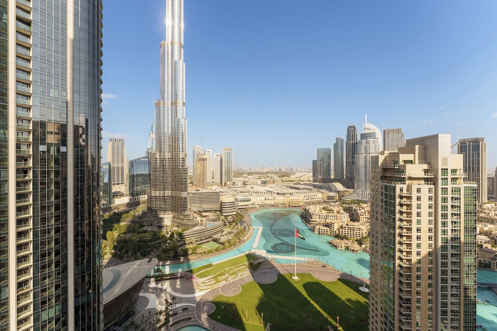 Maison Privee - Ultimate Living with Front-Row Views of Burj Khalifa & Dubai Fountains