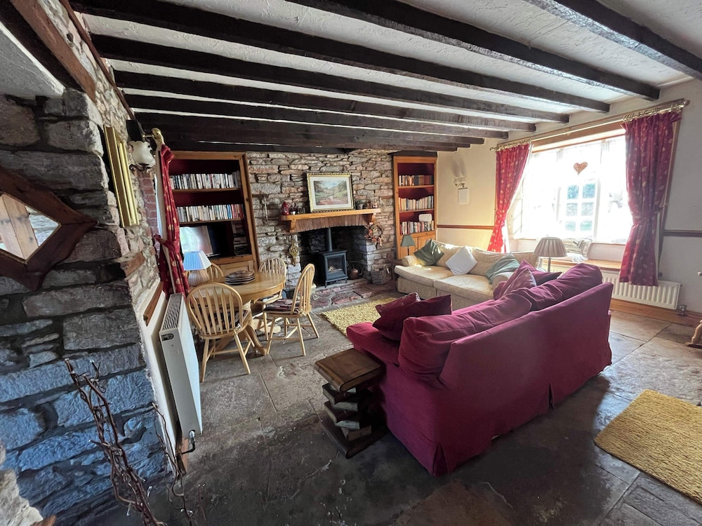 Quiet Cottage on the Rural Edge of Brixham