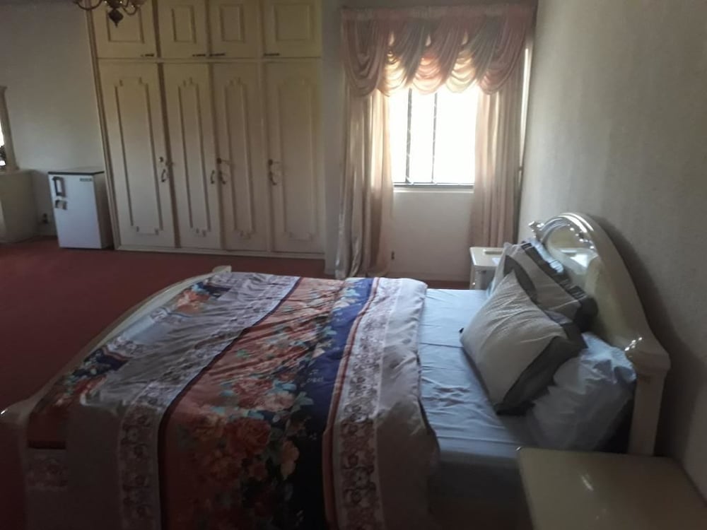 Hatfield Hotel