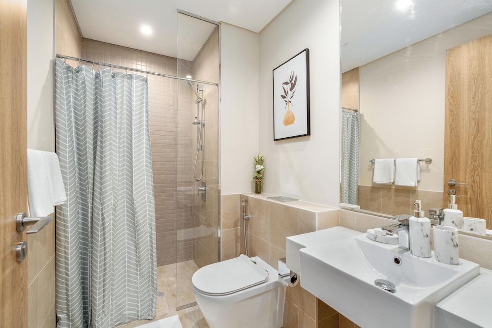 Whitesage - Super Spacious Apt with Dubai Garden Glow Views