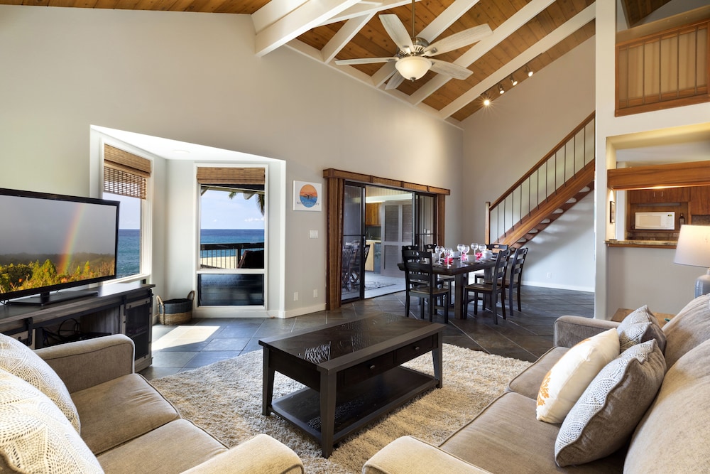 Konaloa Unimpeded Views of the Ocean