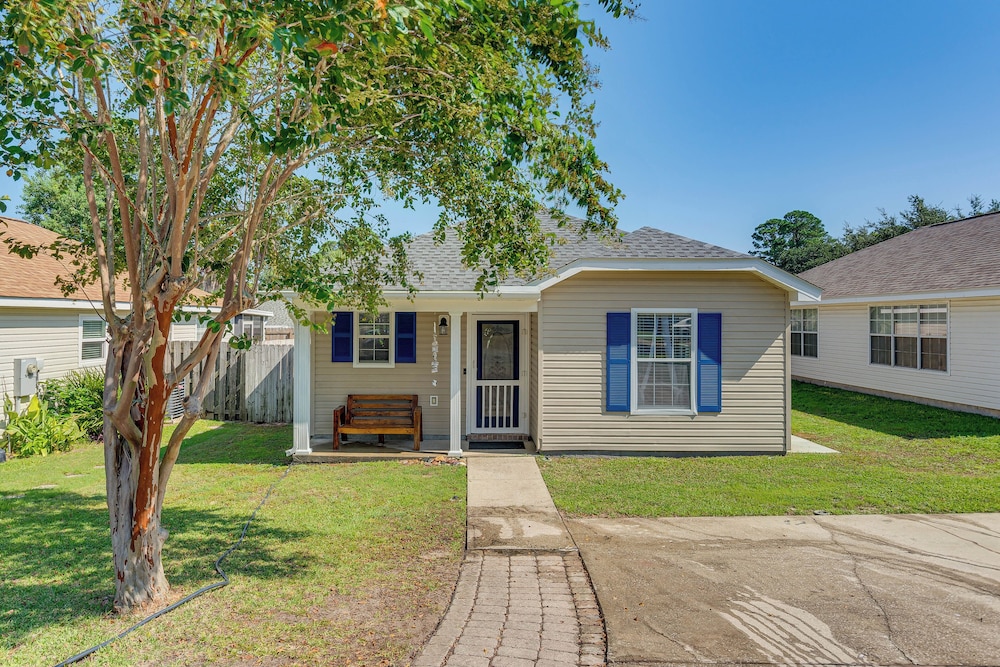 3 Mi to Beach: Quiet Gulf Breeze Gem Near Dtwn