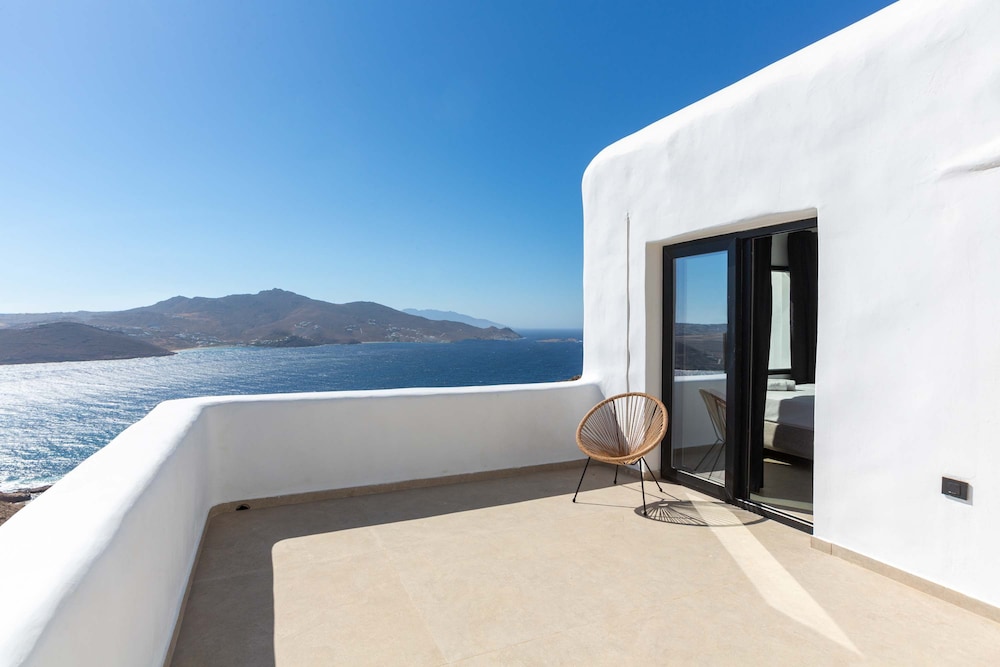 Amaze Mykonos Luxury Seaview Retreat