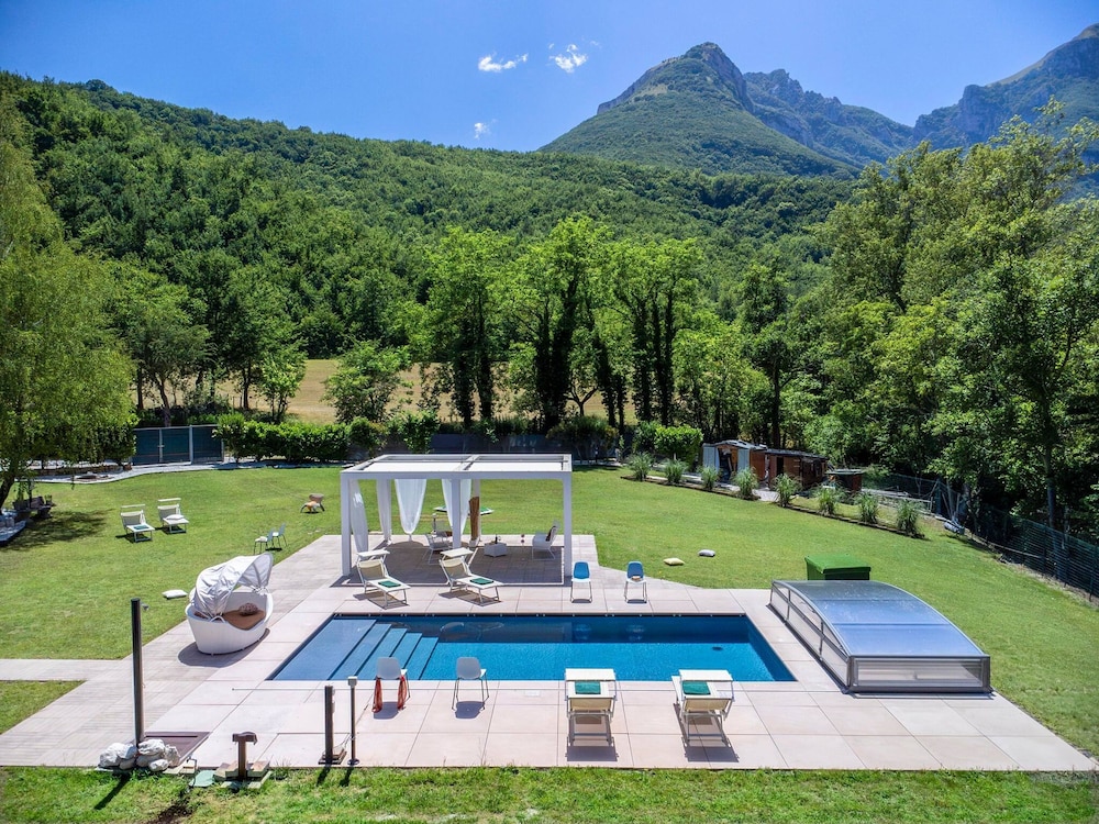 Casalino Galassi 4 2 by Marche Holiday Villas