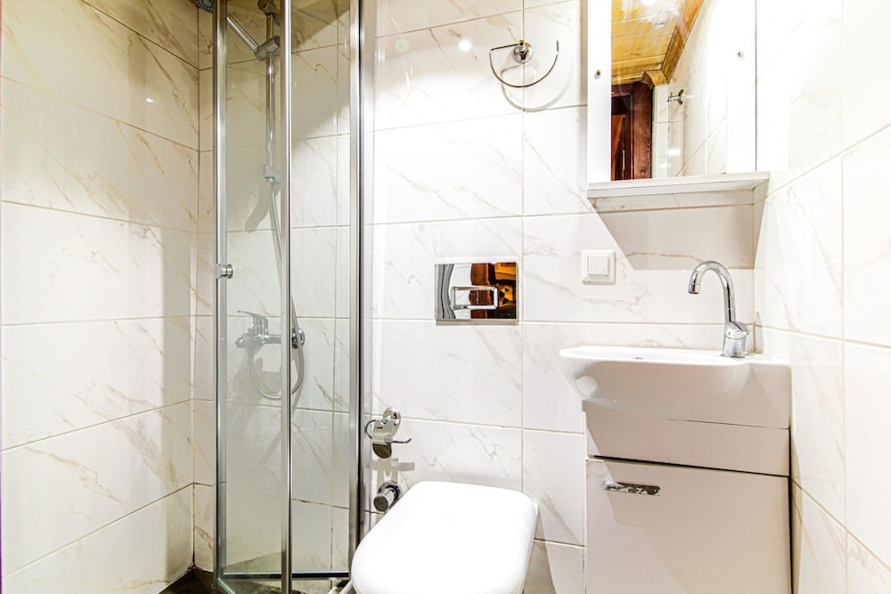 Historical Duplex Villa With Patio in Beyoglu
