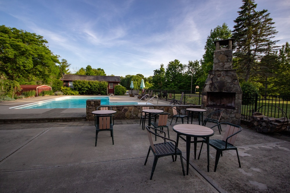 Saint Huberts Lodge