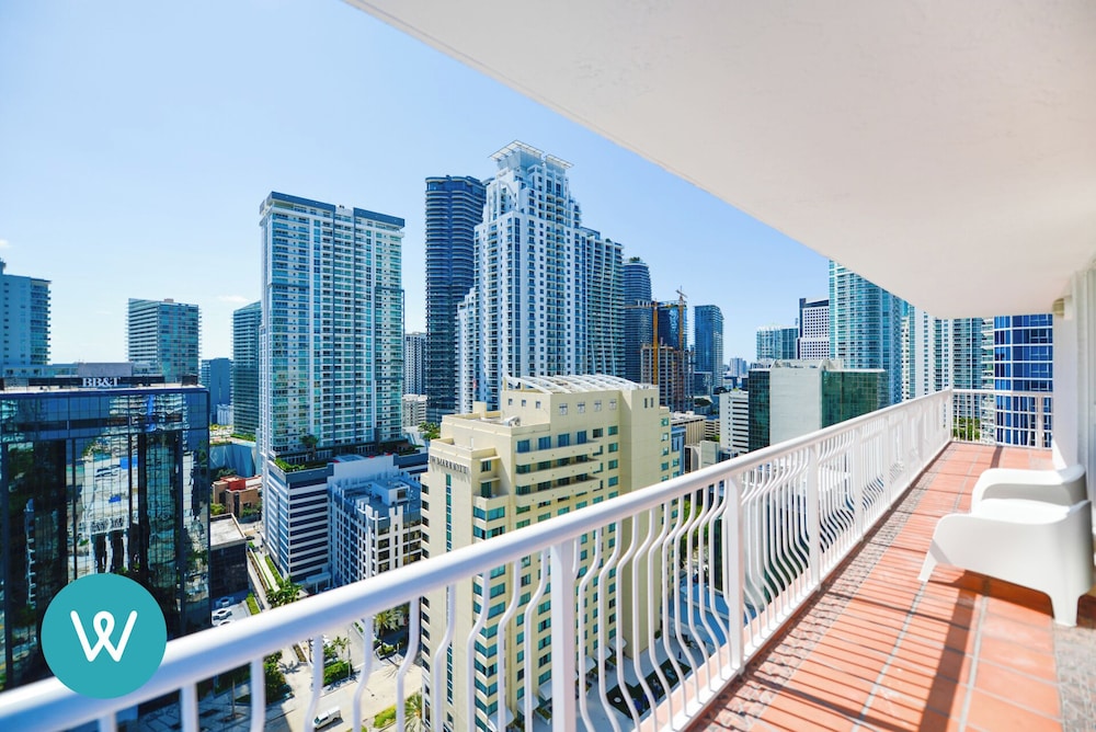 Brickell city View Condo with Pool