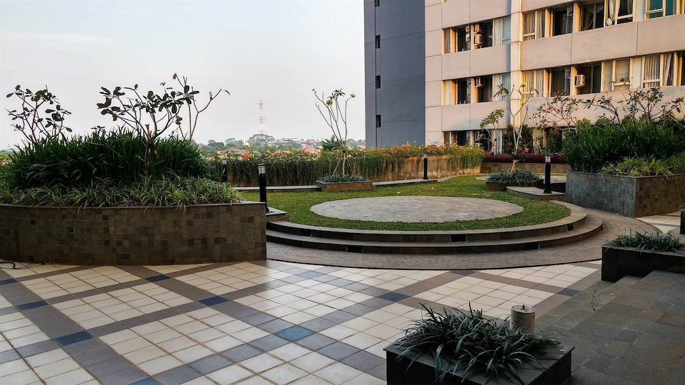 Best Furnished And Homey Studio Nifarro Park Apartment