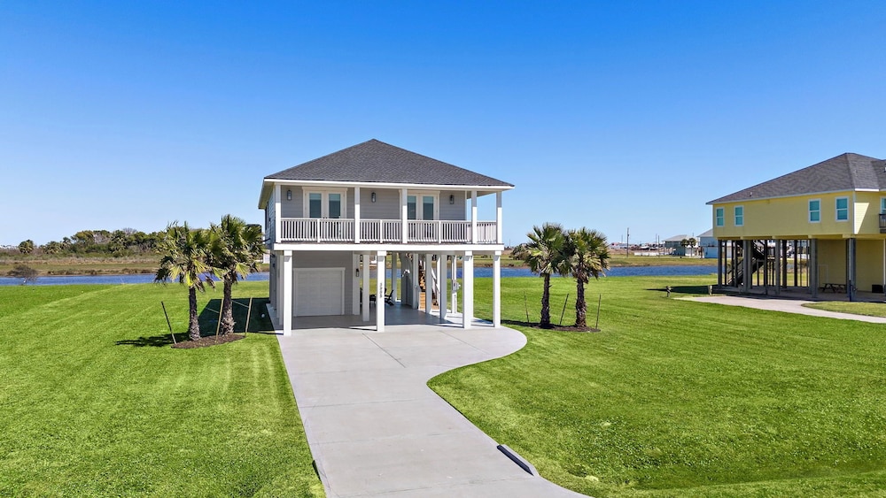 Pelican Perch by Ryson Vacation Rentals