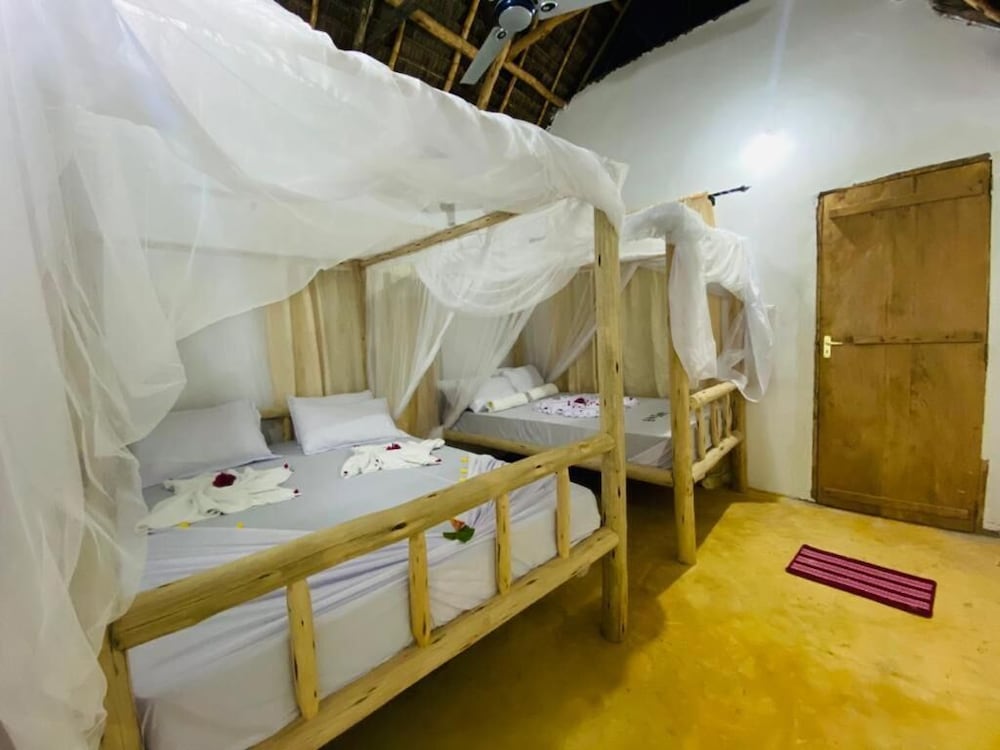 MKEKA SPICE LODGE view 2