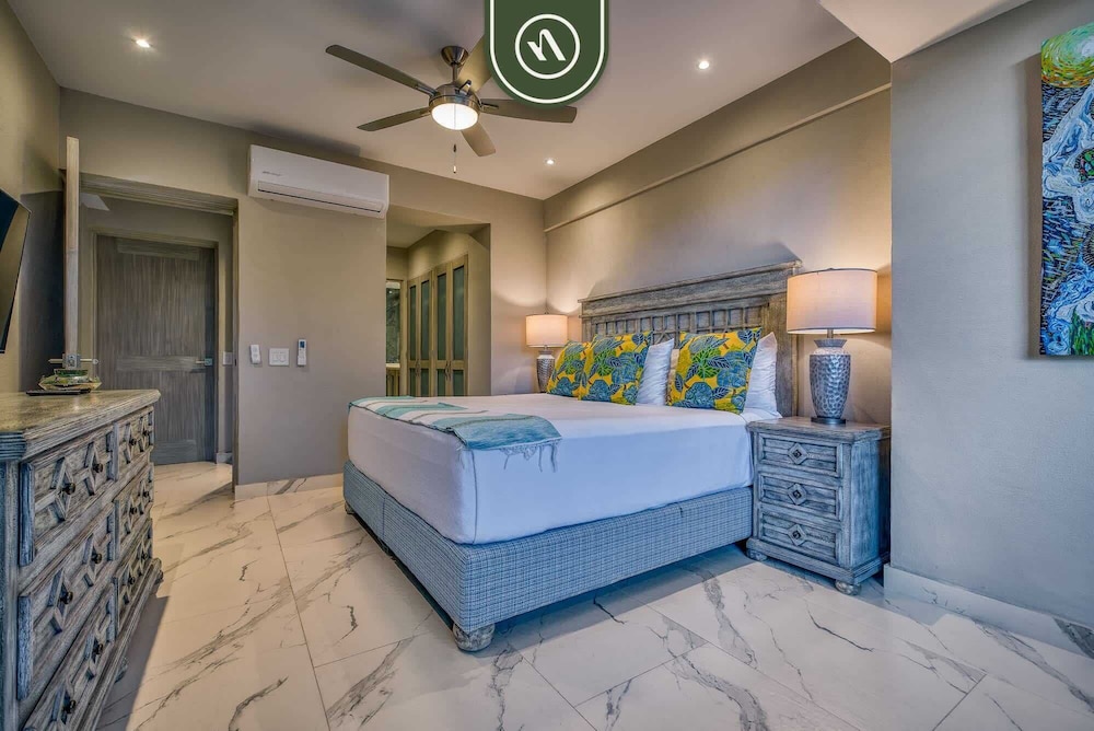 Oceanview 3 BR Condo - Amazing View From Terrace
