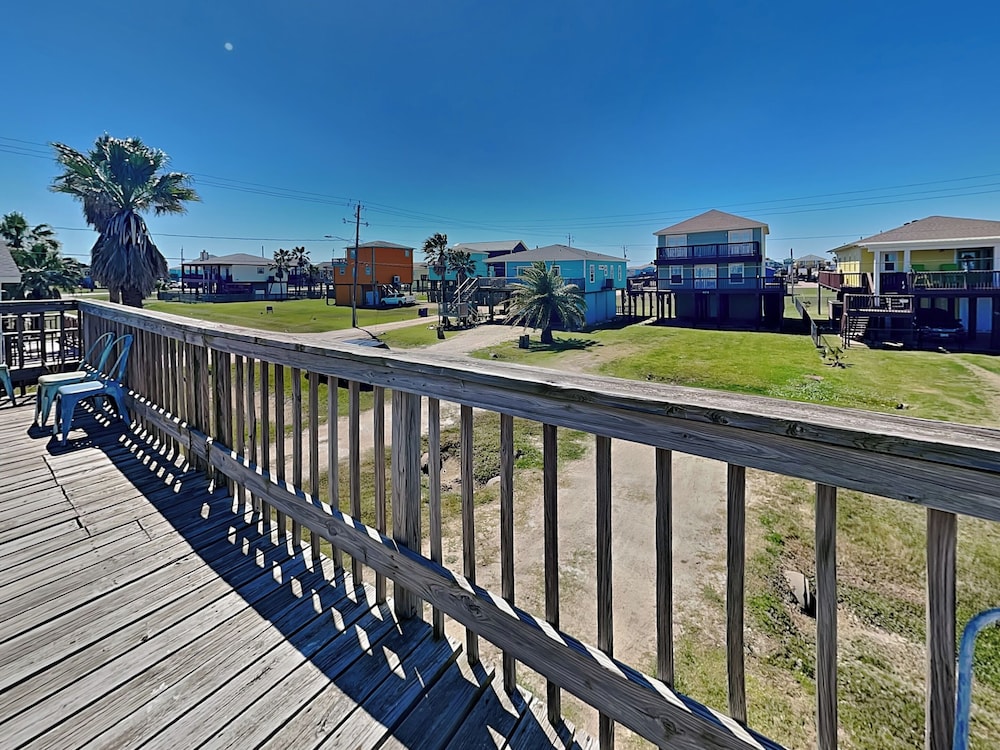 Surfside Crab Retreat by Ryson Vacation Rentals