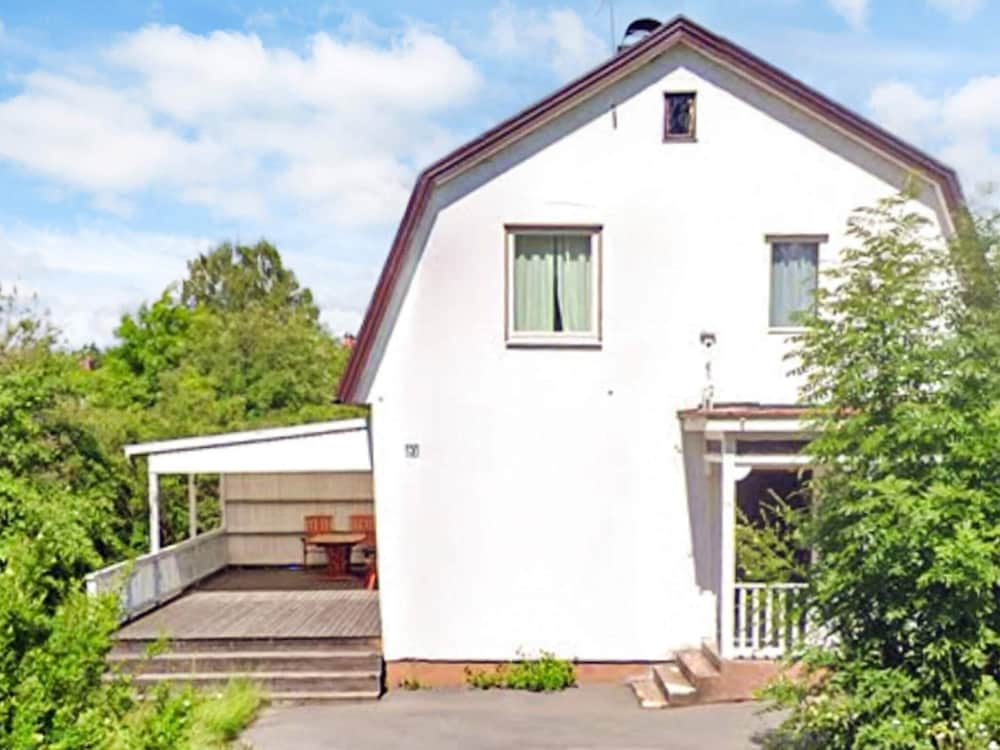 Holiday Home in Ruda With Terrace