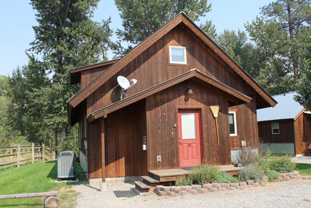 Methow River Lodge & Cabins