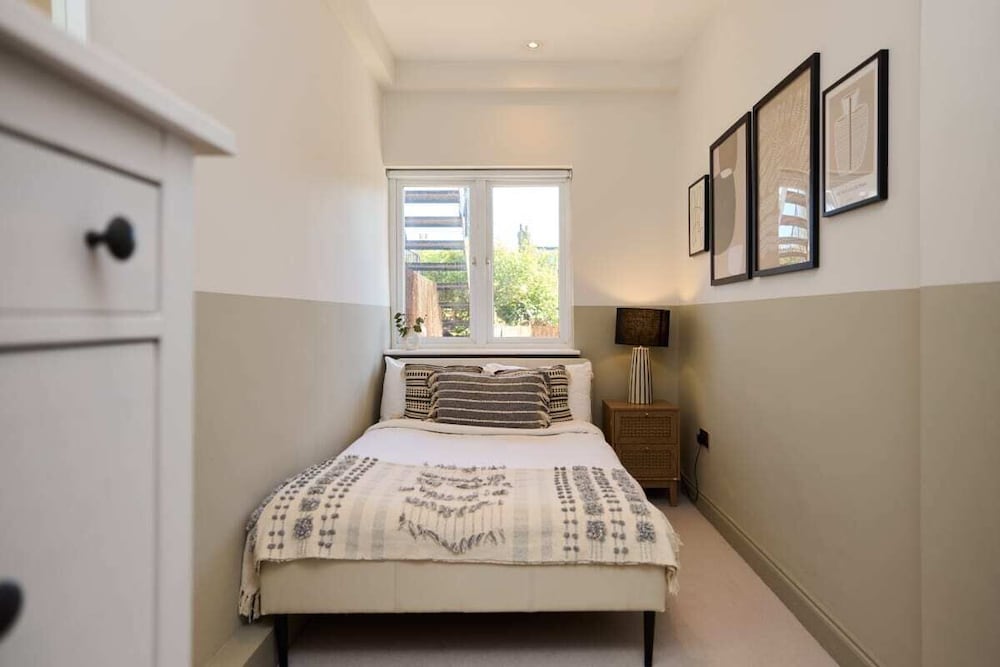East Finchley Retreat 2BR Ground Floor Flat With Terraces