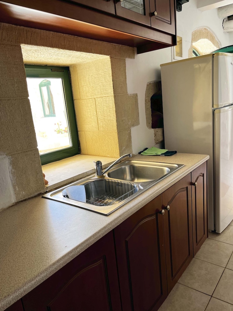 Skandalis Traditional Suites