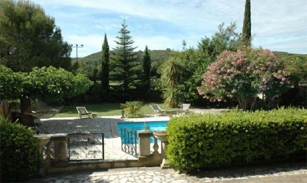 Photo 6